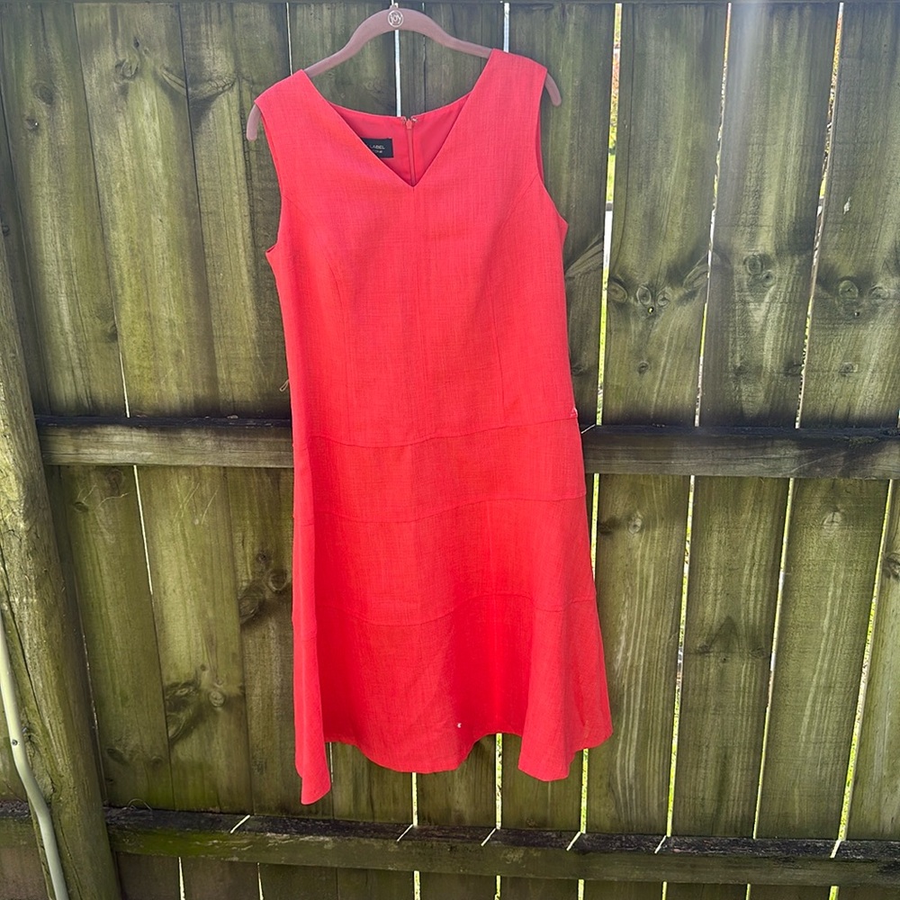 Black Label by Evan-Picone Coral Stealth Dress form fitting